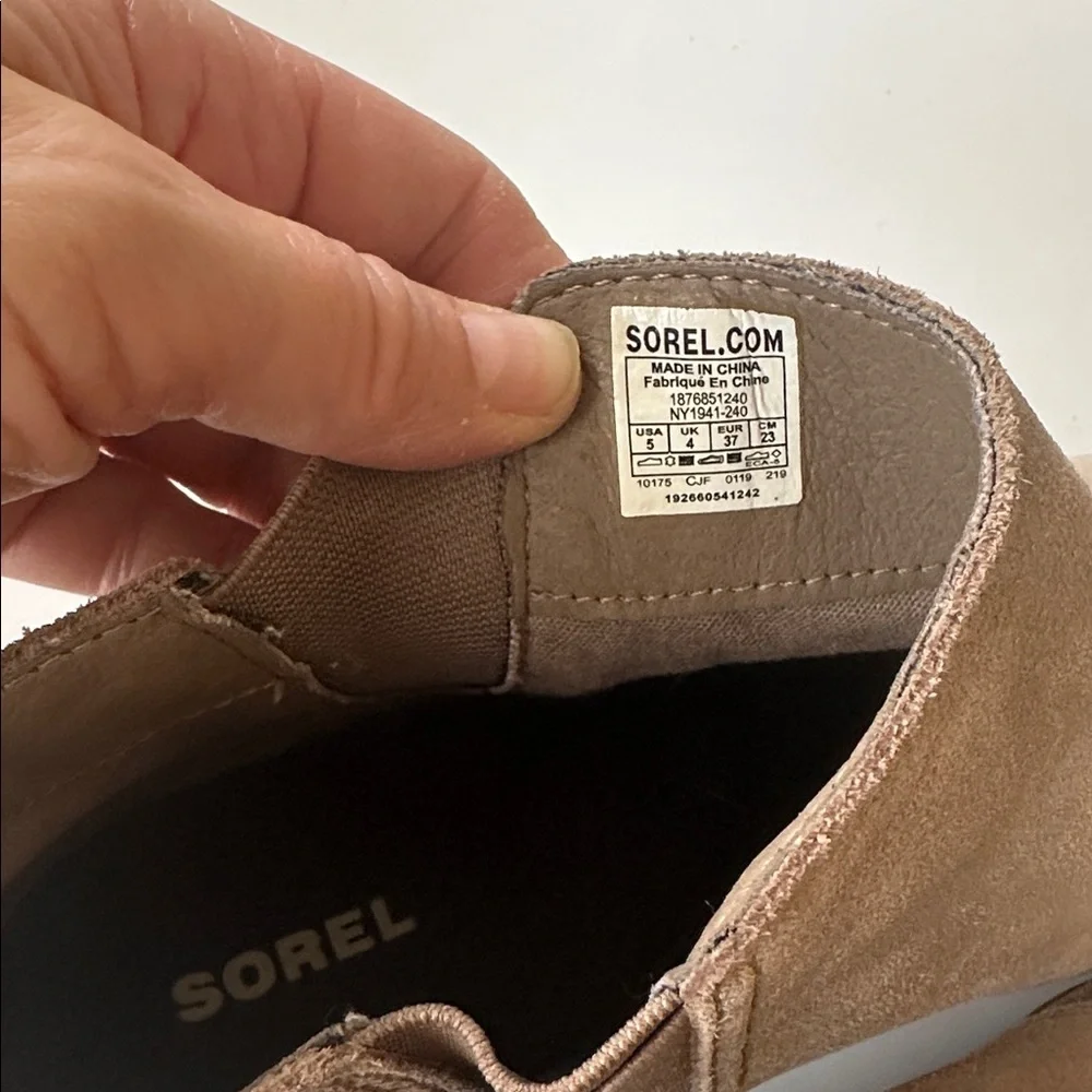 Sorel Emelie Chelsea Ankle Booties Girls Size 5 Waterproof Winter Boots Suede